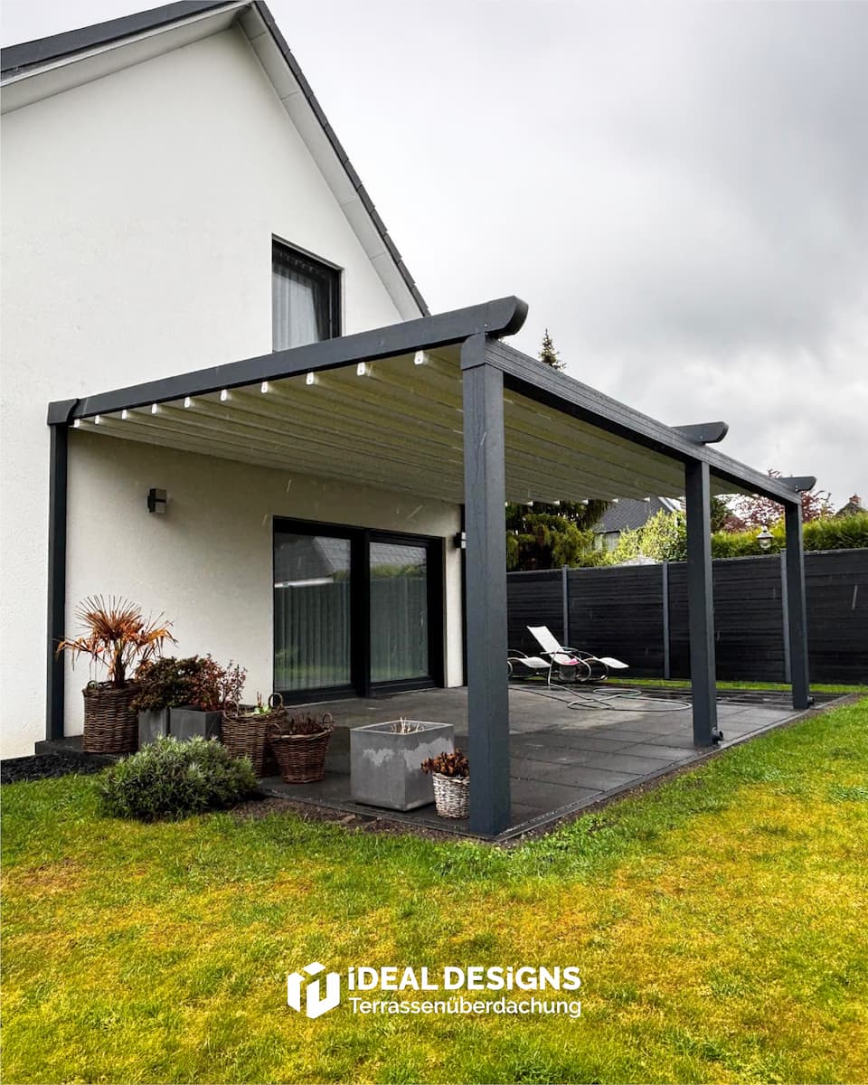 Pergola mit verstellbaren Lamellen: Flexibler Sonnenschutz f